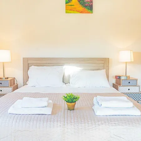 Hector - Sandy Beach Villa
